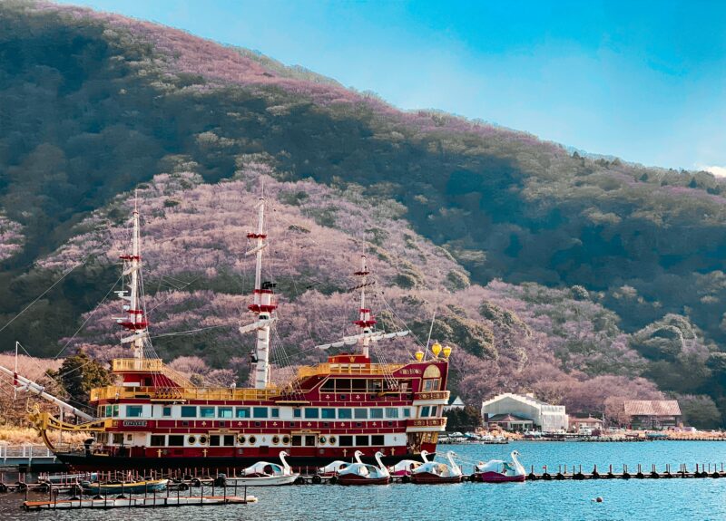 hakone ashi lake boat